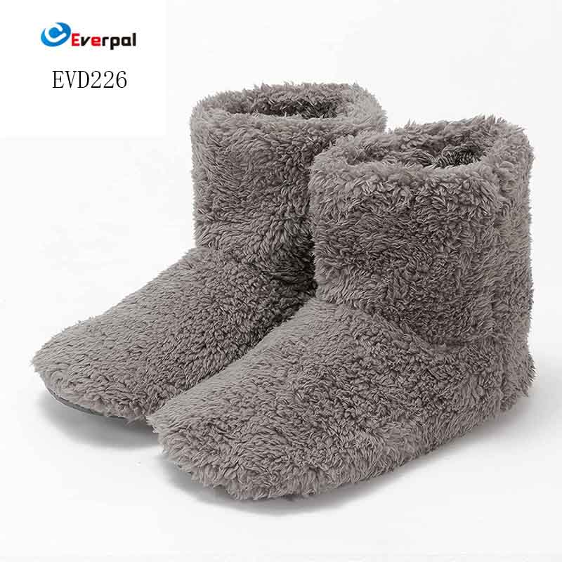Varför blir Bootie Slipper för kvinnor inomhus ett måste för komfort och stil hemma
